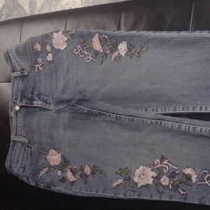 Flower design Skinny Leg Blue Jeans Capris Size 8